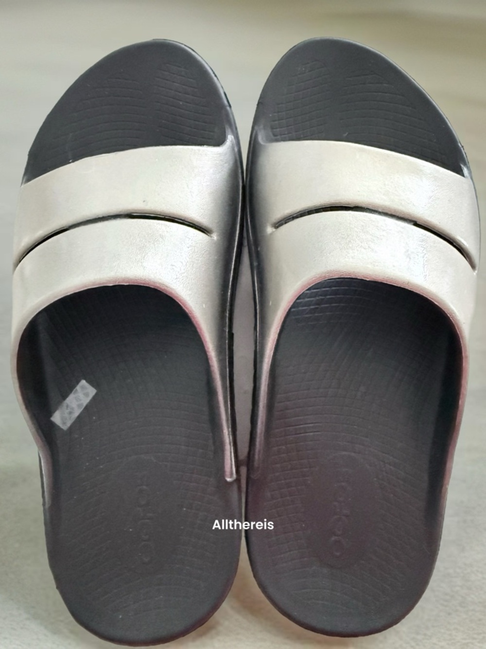 NWOB OOFOS OOahh Luxe slides - Picture 14 of 15